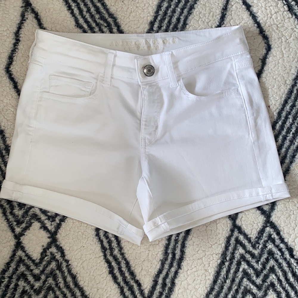 AE Super Stretch White Denim Shorts - Size 6